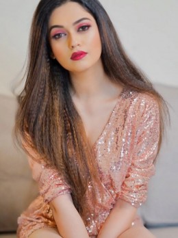 Rabia Model Escorts Dubai - Escort in Dubai - hair color Brunette