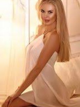 Escort in Dubai - Vip Beautiful Pakistan Escort in Marina