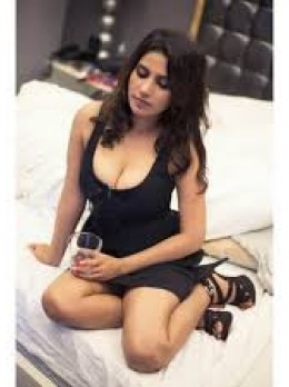 Hotel Escort in Marina - Escort Ragini | Girl in Dubai